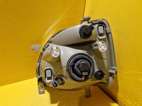PRAVÉ PŘEDNÍ SVĚTLO OPEL AGILA A / SUZUKI WAGON R+ - 20553