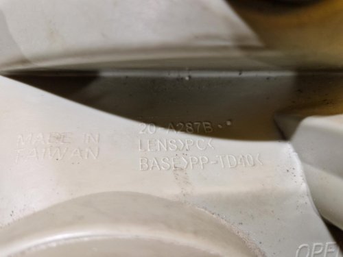 PRAVÉ PŘEDNÍ SVĚTLO OPEL AGILA A / SUZUKI WAGON R+ - 20553