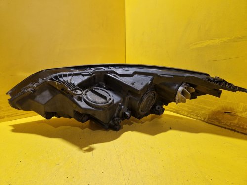 PRAVÉ PŘEDNÍ SVĚTLO OPEL ASTRA K - 20012