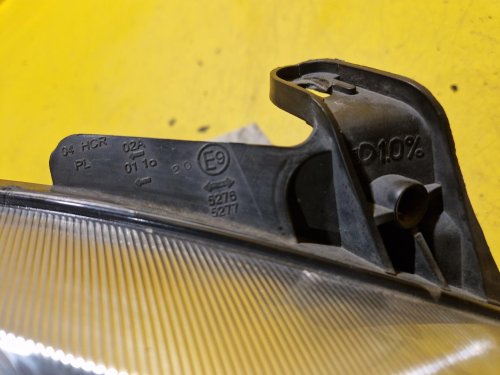 PRAVÉ PŘEDNÍ SVĚTLO OPEL CORSA C / COMBO C - 19899