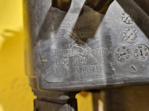 PRAVÉ PŘEDNÍ SVĚTLO OPEL INSIGNIA A - 20945