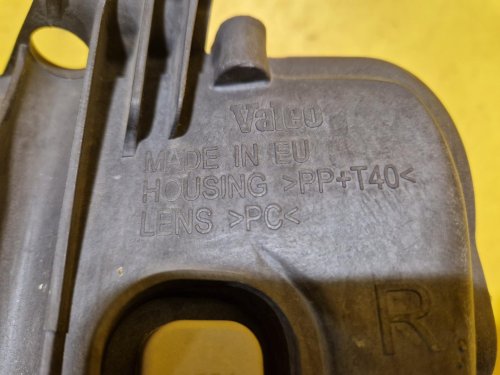 PRAVÉ PŘEDNÍ SVĚTLO OPEL MERIVA A - 18556