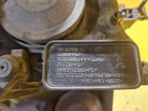 PRAVÉ PŘEDNÍ SVĚTLO OPEL ZAFIRA B - 18854