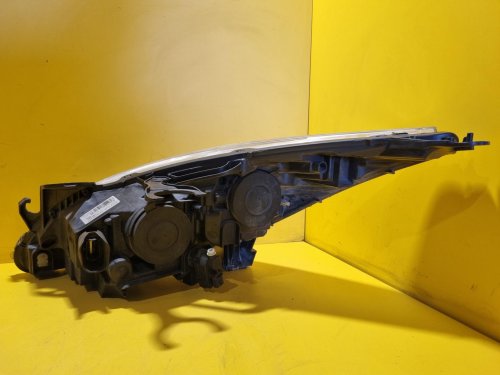 PRAVÉ PŘEDNÍ SVĚTLO PEUGEOT 5008 I / 3008 I - 17887