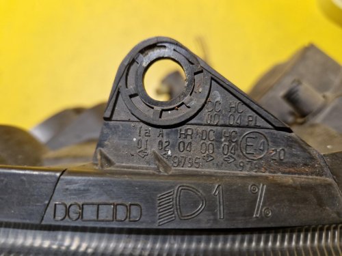 PRAVÉ PŘEDNÍ SVĚTLO RENAULT CLIO II / THALIA I FACELIFT ČERNÉ - 20267