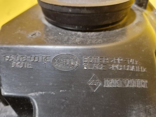 PRAVÉ PŘEDNÍ SVĚTLO RENAULT CLIO II / THALIA I FACELIFT ČERNÉ - 20267