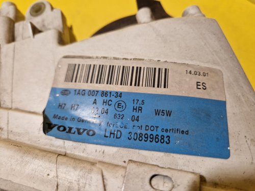 PRAVÉ PŘEDNÍ SVĚTLO VOLVO V40 I, S40 I - 18864