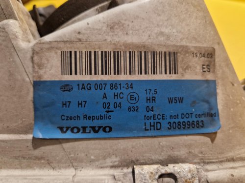 PRAVÉ PŘEDNÍ SVĚTLO VOLVO V40 I, S40 I - 20103