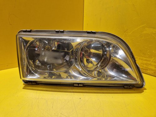 PRAVÉ PŘEDNÍ SVĚTLO VOLVO V40 I, S40 I - 20103