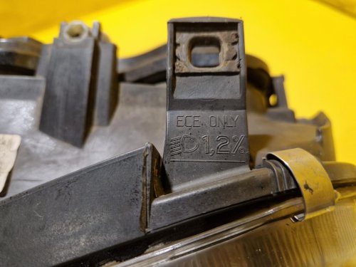 PRAVÉ PŘEDNÍ SVĚTLO VW GOLF IV , BEZ MLHOVKY - 19894