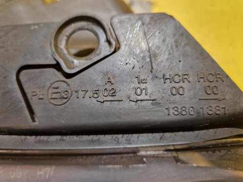 PRAVÉ PŘEDNÍ SVĚTLO VW PASSAT B5.5 - 20210