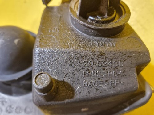 PRAVÉ PŘEDNÍ SVĚTLO VW PASSAT B5.5 - 20210