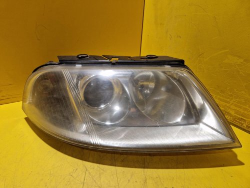 PRAVÉ PŘEDNÍ SVĚTLO VW PASSAT B5.5 - 20550