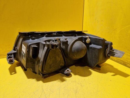 PRAVÉ PŘEDNÍ SVĚTLO VW PASSAT B5.5 - 20550