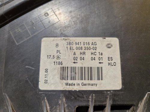 PRAVÉ PŘEDNÍ SVĚTLO VW PASSAT B5.5 - 20550