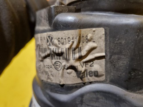 PRAVÉ PŘEDNÍ SVĚTLO VW POLO IV (9N_, 9A_) - 20850