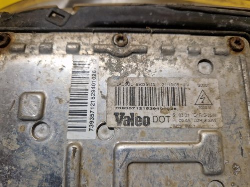 PRAVÉ PŘEDNÍ XENON SVĚTLO BMW 1 , E87, E81 - 18950