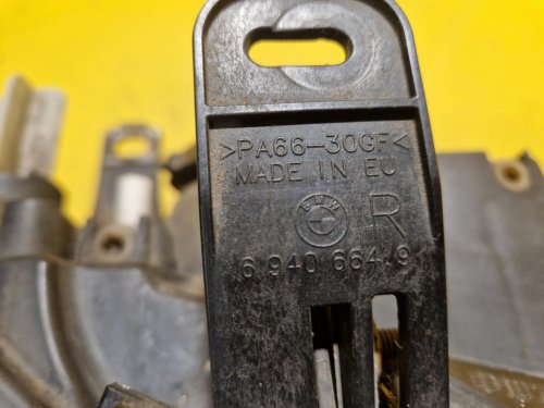 PRAVÉ PŘEDNÍ XENON SVĚTLO BMW 1 , E87, E81 - 18950