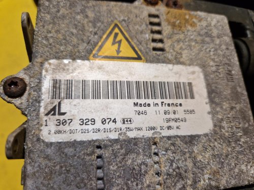 PRAVÉ PŘEDNÍ XENON SVĚTLO BMW 3, E46 - 18723