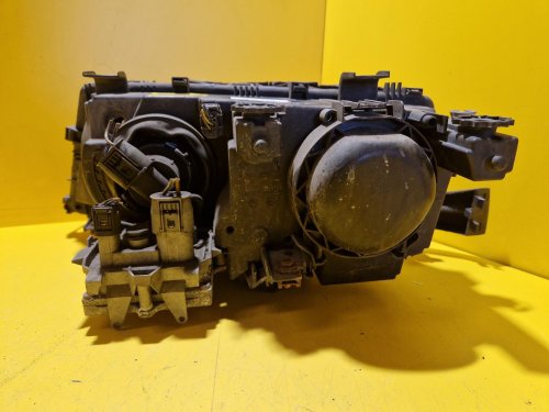 PRAVÉ PŘEDNÍ XENON SVĚTLO BMW 3, E46 - 18723