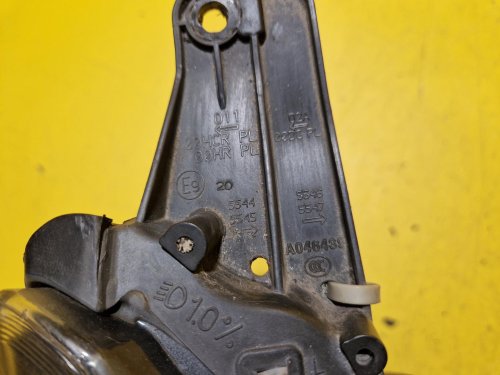 PRAVÉ PŘEDNÍ SVĚTLO XENON OPEL VECTRA C / SIGNUM , FACELIFT, ČERNÉ - 20947