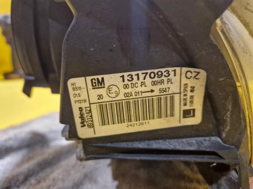 PRAVÉ PŘEDNÍ SVĚTLO XENON OPEL VECTRA C / SIGNUM , FACELIFT, ČERNÉ - 20947