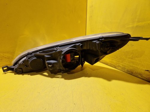 PRAVÉ PŘEDNÍ XENON SVĚTLO PEUGEOT 407 - 20377