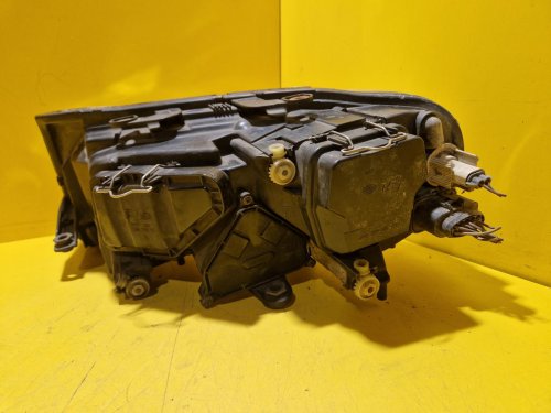 PRAVÉ PŘEDNÍ SVĚTLO ŠKODA SUPERB I  - 18949