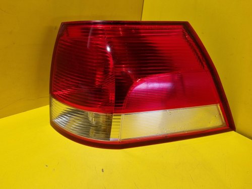 PRAVÉ ZADNÍ SVĚTLO OPEL VECTRA C, KOMBI, VNĚJŠÍ, ČIRÉ - 17159