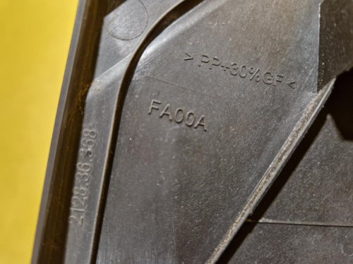 PRAVÉ ZRCÁTKO FORD FOCUS II, FACELIFT , BÍLÉ, ELEKTRICKÉ - 19604