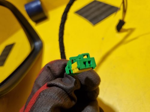 PRAVÉ ZRCÁTKO PEUGEOT 807 , STŘÍBRNÉ , ELEKTRICKÉ - 17167