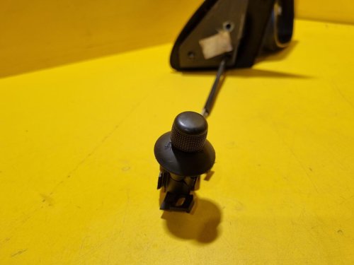 PRAVÉ ZRCÁTKO ŠKODA FABIA I , ČERNÉ NELAKOVANÉ, KRÁTKÉ , MANUÁLNÍ - 16959