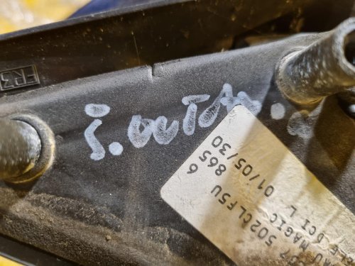 PRAVÉ ZRCÁTKO ŠKODA OCTAVIA I , MODRÉ, DLOUHÉ , ELEKTRICKÉ - 16884