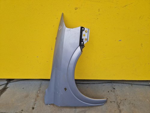 PRAVÝ PŘEDNÍ BLATNÍK OPEL ASTRA G, STŘÍRBNÝ - 17445