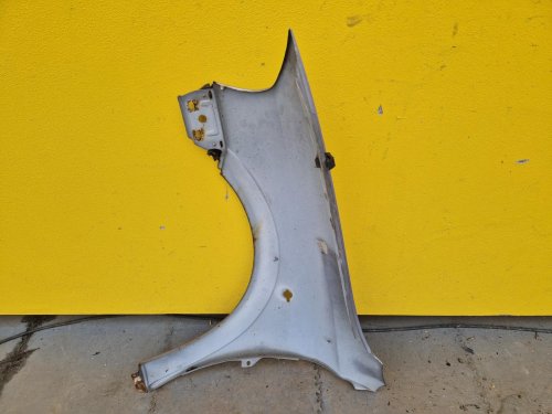 PRAVÝ PŘEDNÍ BLATNÍK OPEL ASTRA G, STŘÍRBNÝ - 17445