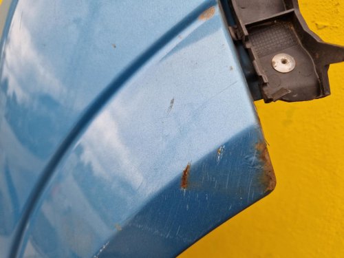 PRAVÝ PŘEDNÍ BLATNÍK OPEL ASTRA H (A04), MODRÝ Z20N - 17424