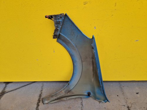 PRAVÝ PŘEDNÍ BLATNÍK OPEL ASTRA H (A04), MODRÝ Z20N - 17424