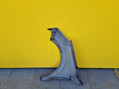 PRAVÝ PŘEDNÍ BLATNÍK OPEL ASTRA H (A04), ŠEDÝ - 17206