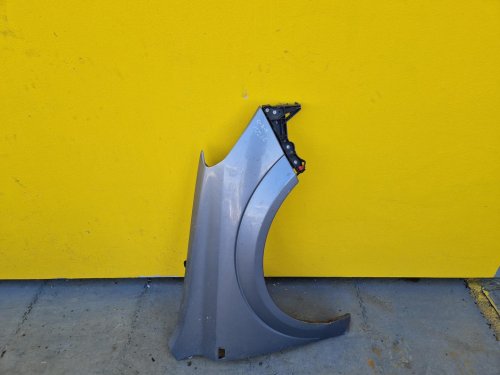 PRAVÝ PŘEDNÍ BLATNÍK OPEL ASTRA H (A04), ŠEDÝ - 17206