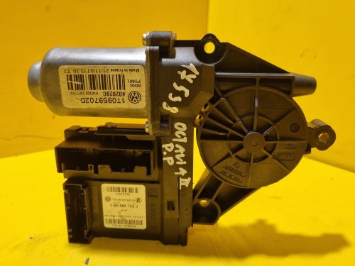 PRAVÝ PŘEDNÍ MOTOREK STAHOVAČKY OKNA 1T0959702D S JEDNOTKOU 1K0959792J - ŠKODA OCTAVIA II / VW TOURAN I, PASSAT B6, GOLF V.../ SEAT ALTEA, TOLEDO... - 17538