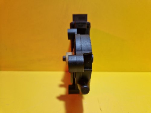 PRAVÝ PŘEDNÍ MOTOREK STAHOVAČKY OKNA 6Q1959802A ŠKODA FABIA I - 15938