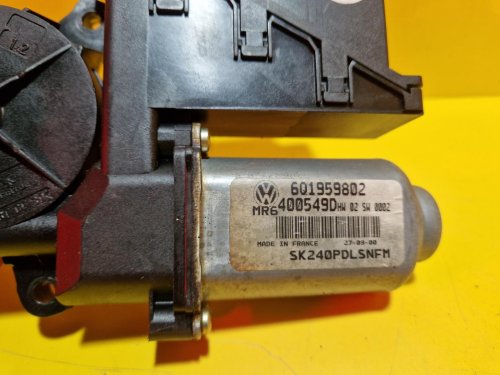PRAVÝ PŘEDNÍ MOTOREK STAHOVAČKY OKNA 6Q1959802A ŠKODA FABIA I, FABIA II, ROOMSTER / VW POLO IV / SEAT IBIZA III, CORDOBA II - 15940