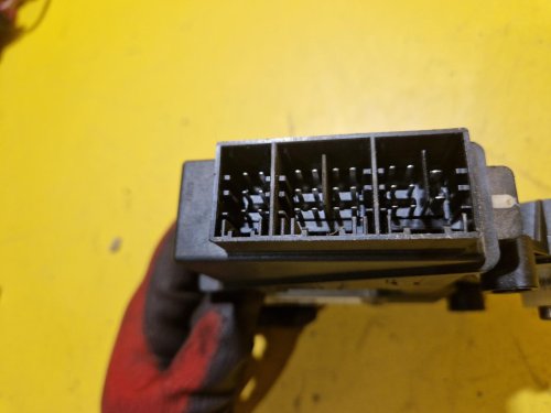 PRAVÝ PŘEDNÍ MOTOREK STAHOVAČKY OKNA 6Q1959802A ŠKODA FABIA I, FABIA II, ROOMSTER / VW POLO IV / SEAT IBIZA III, CORDOBA II - 18246