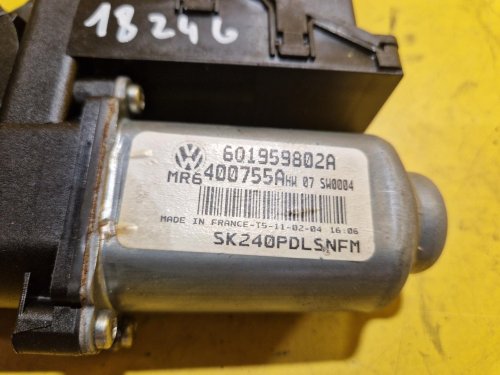 PRAVÝ PŘEDNÍ MOTOREK STAHOVAČKY OKNA 6Q1959802A ŠKODA FABIA I, FABIA II, ROOMSTER / VW POLO IV / SEAT IBIZA III, CORDOBA II - 18246