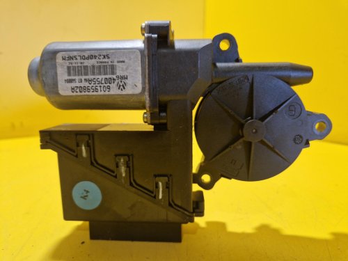 PRAVÝ PŘEDNÍ MOTOREK STAHOVAČKY OKNA 6Q1959802A ŠKODA FABIA I, FABIA II, ROOMSTER / VW POLO IV / SEAT IBIZA III, CORDOBA II - 18250