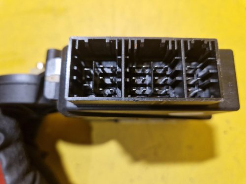 PRAVÝ PŘEDNÍ MOTOREK STAHOVAČKY OKNA 6Q1959802A ŠKODA FABIA I, FABIA II, ROOMSTER / VW POLO IV / SEAT IBIZA III, CORDOBA II - 20437