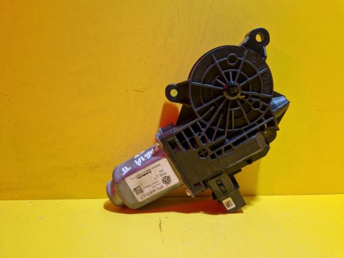 PRAVÝ PŘEDNÍ MOTOREK STAHOVAČKY OKNA 6R0959802P ŠKODA FABIA II, ROOMSTER / VW POLO IV / SEAT IBIZA IV - 15934