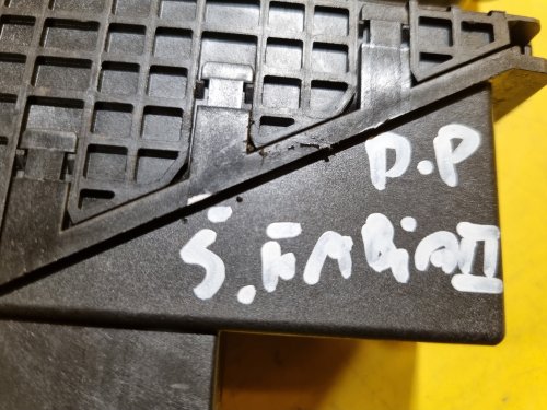 PRAVÝ PŘEDNÍ MOTOREK STAHOVAČKY OKNA 6Y2959801 ŠKODA FABIA I, FABIA II, ROOMSTER / VW POLO IV / SEAT IBIZA III, CORDOBA II - 17652