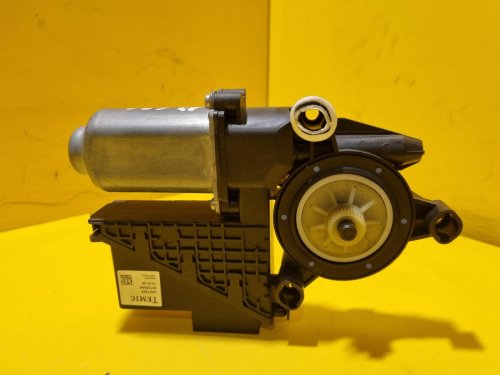 PRAVÝ PŘEDNÍ MOTOREK STAHOVAČKY OKNA 6Y2959801 ŠKODA FABIA I, FABIA II, ROOMSTER / VW POLO IV / SEAT IBIZA III, CORDOBA II - 17686