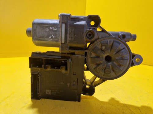 PRAVÝ PŘEDNÍ MOTOREK STAHOVAČKY OKNA S JEDNOTKOU 3C0959792C VW PASSAT B7 - 19445